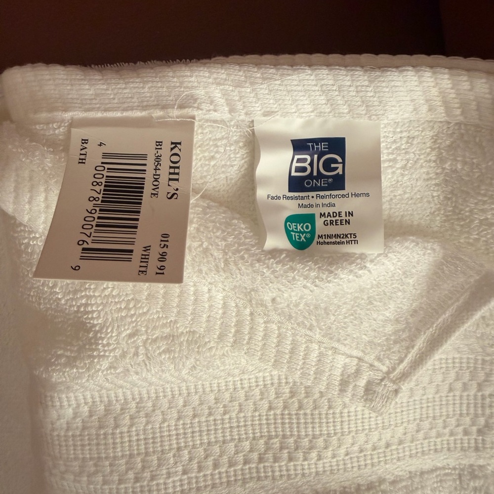 Kohl's White Bath Towel